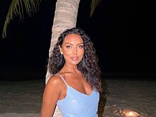 Алсу показала роскошные снимки, сделанные на берегу океана