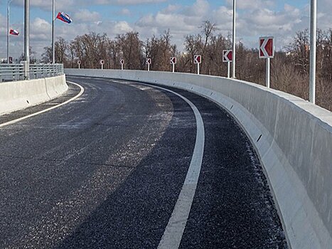 Завершено строительство путепровода на пересечении улицы Александры Монаховой с МКАД