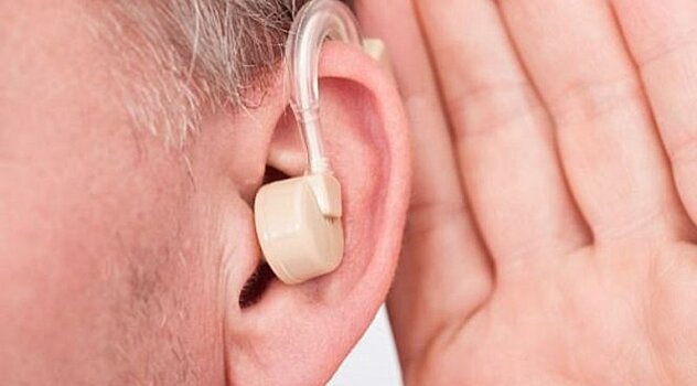 Новый слуховой аппарат поможет миллионам глухих