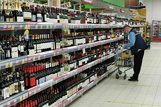 Госдума приняла закон об отмене раздельной выкладки винодельческой продукции в магазинах