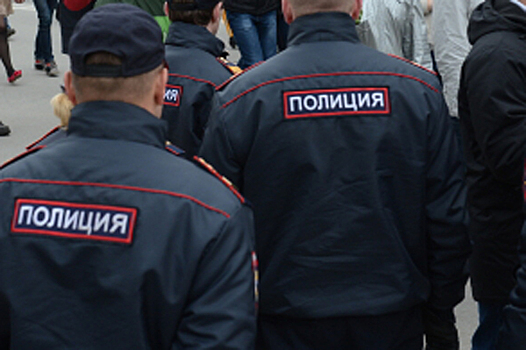 Выпускник школы напал с ножом на ее директора