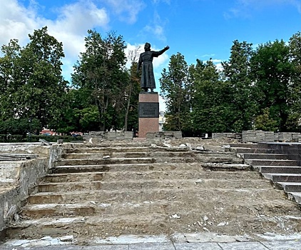 Ремонт площадки у памятника Минину начался на центральной площади Нижнего Новгорода