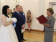 Мирошник поздравила молодожёнов Антона и Полину Тропиных (фото)