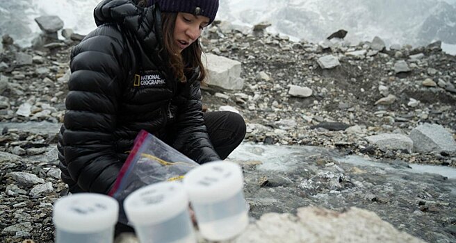 Новый рекорд микропластика: его частицы обнаружили на вершине Эвереста