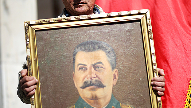 Патриархия Грузии потребовала переписать икону с изображением Сталина