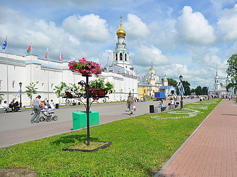 Мэр Вологды Сергей Воропанов поздравляет вологжан с Днем города