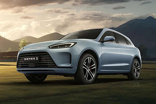 В России рекордно подешевел кроссовер Seres M5