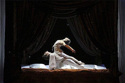 Ромео и Джульетта обручились на сцене Новосибирского театра оперы и балета