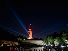 24 июня световые инсталляции озарили Мамаев курган в Волгограде