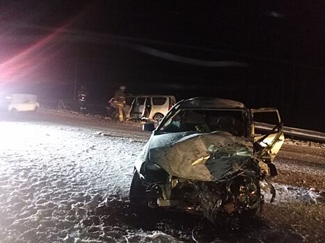 В ДТП с тремя машинами в Саратовской области пострадали пять человек