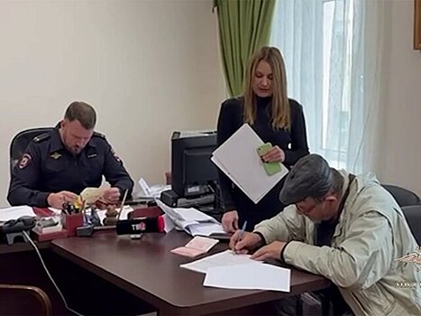 Выдворенный из Латвии пенсионер получит в России статус вынужденного переселенца