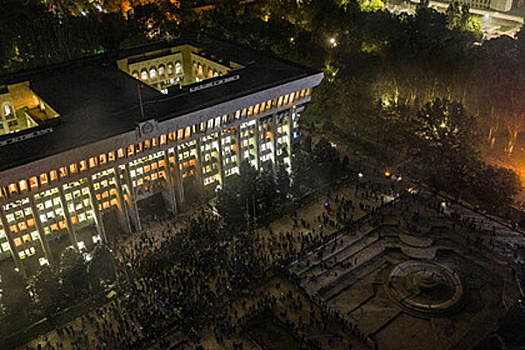 Глава МВД Киргизии бежал из страны