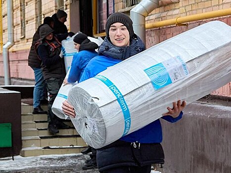 Жители ЮВАО собрали новогодние подарки для бойцов СВО и детей из новых регионов