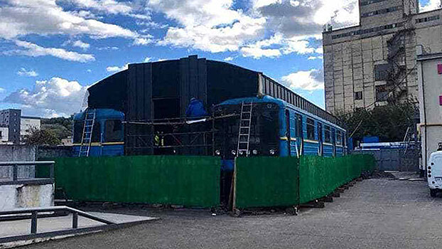 Старые вагоны киевского метро превратят в хостел