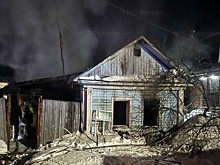 Два человека погибли при пожаре в частном доме в Омской области