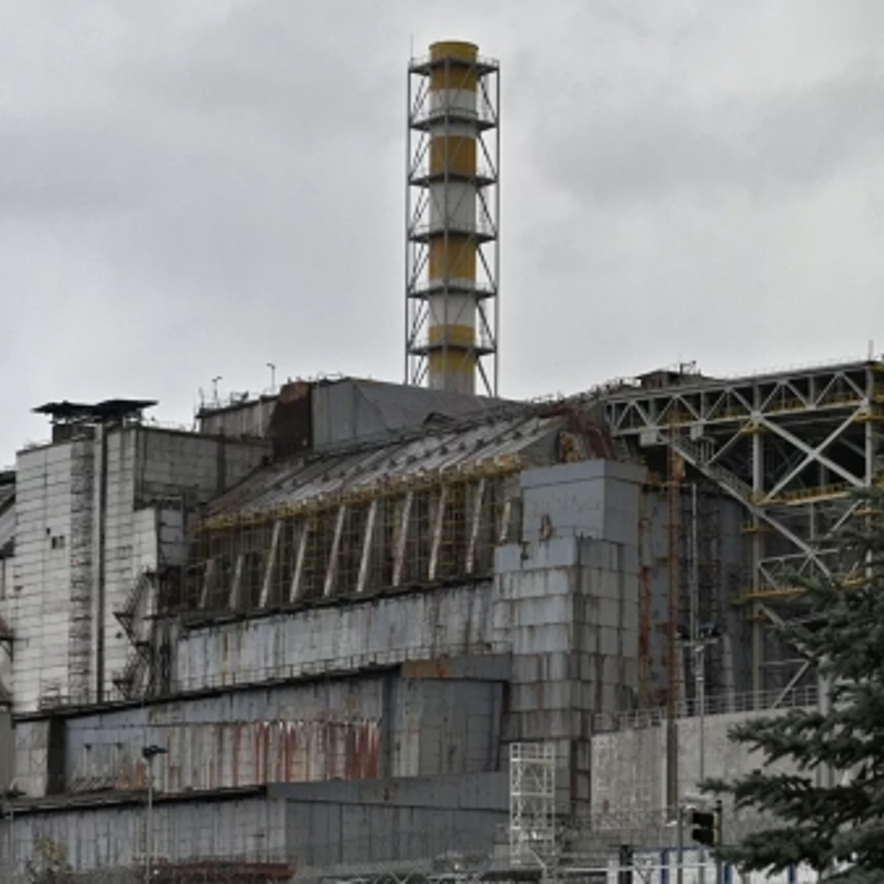 Чернобыль город саркофаг. Припять чаэс 2021. Чернобыль центр города. Припять аэс энергоблок. Речной вокзал припять.