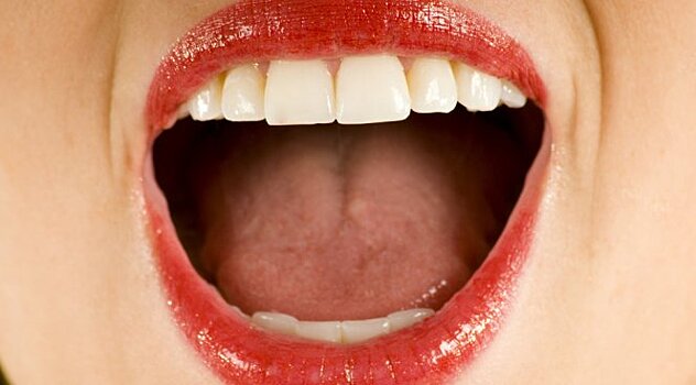 Ученые рассказали, о чем говорит сухость во рту