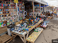 Политика Киева вынудила инженера из Херсона торговать значками