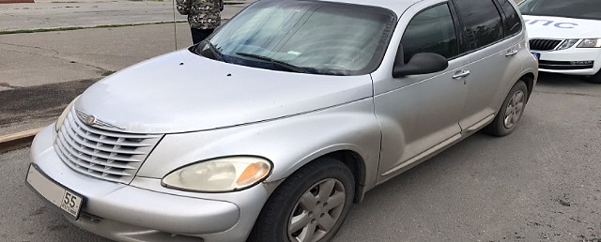 У жителя Омска арестовали Chrysler из-за долгов его матери по коммунальным платежам