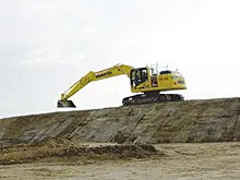 Komatsu приостанавливает работу завода в России