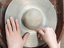 В Курске по соцконтракту откроют производства по изготовлению авторских изделий из кожи и керамики