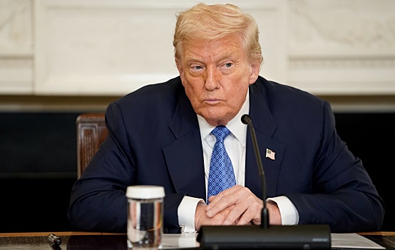 Чат-бот соцсети Трампа назвал его пошлины налогом для американцев