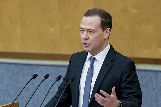 «Дрессируют обезумевший Евросоюз»: Медведев прокомментировал новую нацстратегию США