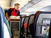 Названы любимые блюда и напитки авиапассажиров