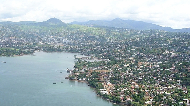 Число жертв наводнения и селевых потоков в столице Сьерра-Леоне превысило 300 человек