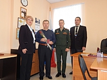 Внуку волгоградского фронтовика вручили удостоверение к ордену деда