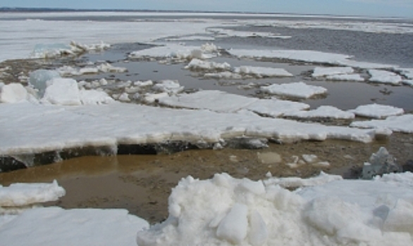 Свойства льда. На реках Ямала ведут круглосуточное дежурство
