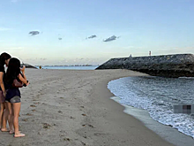 Mothership: школьницы в Сингапуре нашли тело мужчины во время фотосессии