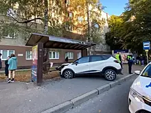 В Калининграде будут судить водителя внедорожника Renault, который въехал в автобусную остановку на Невского