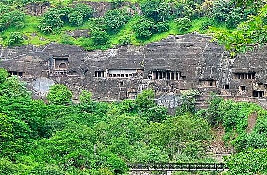 Пещеры Аджанта в Индии