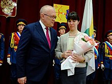 Александр Соколов вручил вдове погибшего солдата восстановленную медаль