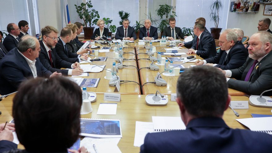Комитет по развитию Дальнего Востока и Арктики поддержал кандидатуры Юрия Трутнева и Алексея Чекункова