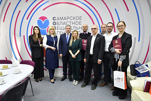 Министры областного Правительства поздравили коллектив "Волжской коммуны" со 115-летием газеты