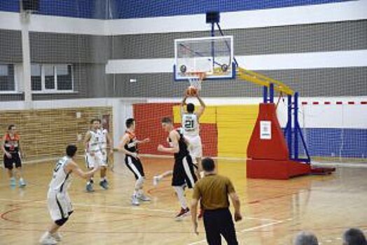 «Динамо-МГТУ» уступило лидерам ЧР по баскетболу