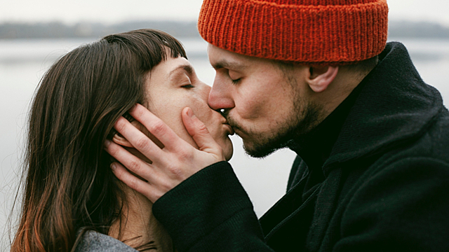 Вселенная проверит отношения на прочность — любовный гороскоп на 24 апреля