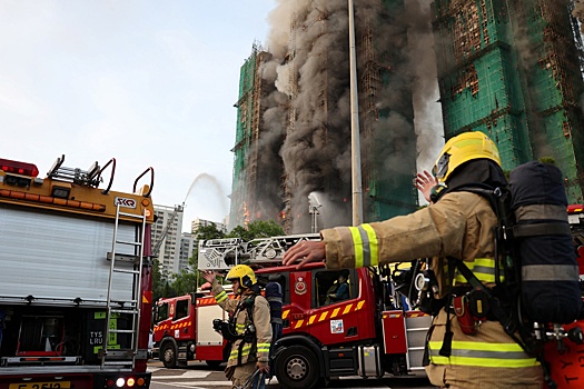 Власти Гонконга передали 154 млн долларов пострадавшим при пожаре в ЖК "Ван Фук"