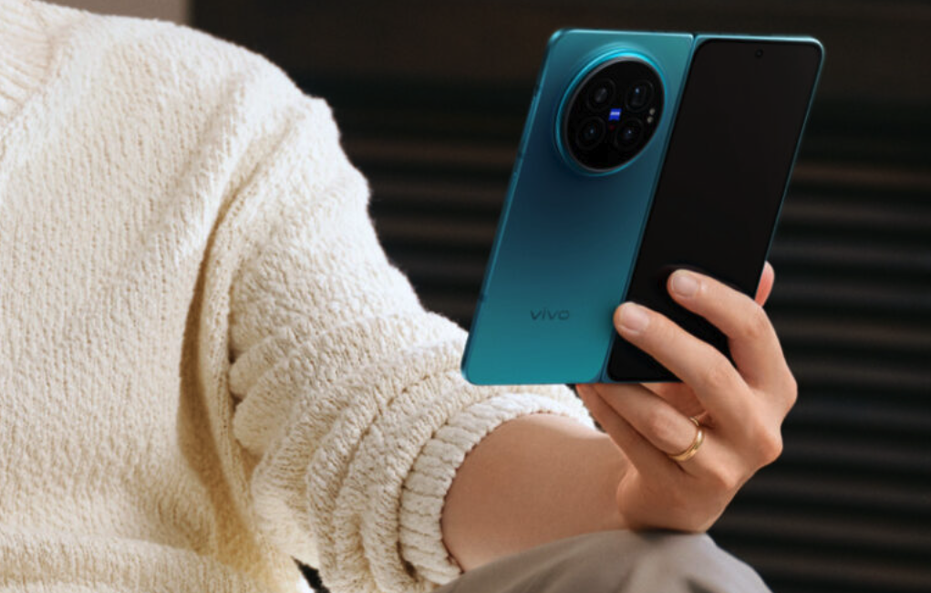Камера на 200 МП, Dimensity 9500: Vivo раскрывает характеристики складного X Fold 6