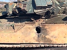Трофейный M2 Bradley с большой пробоиной в борту показали на видео