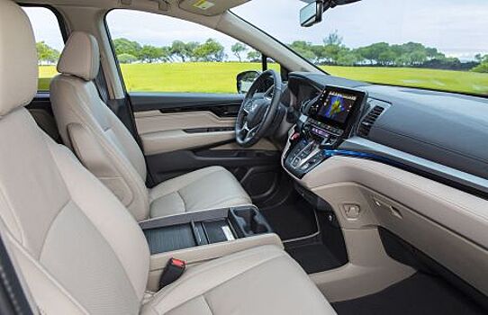 Задние двери американской версии Honda Odyssey могут открываться прямо во время движения