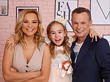 Певец Владимир Левкин заявил, что не ограничивает дочь в пользовании гаджетов