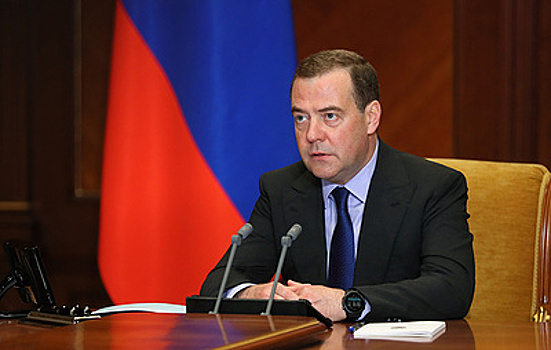 Медведев объяснил резкость своих постов в Telegram-канале