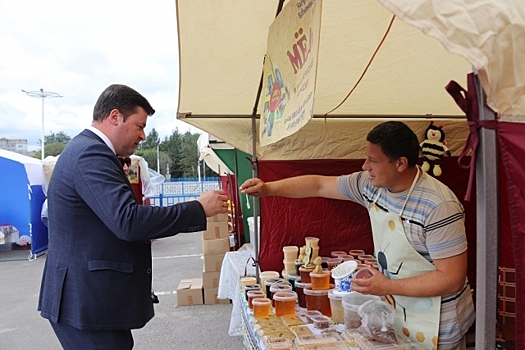 В Калуге открылась 17-я ярмарка мёда