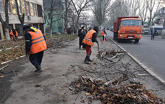 Под нечистым небом: как дорожная служба Донецка работает при обстрелах