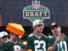 Два квотербека были выбраны в третьем раунде драфта НФЛ