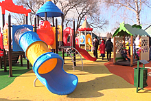 240 детских площадок установили в Подмосковье с начала года