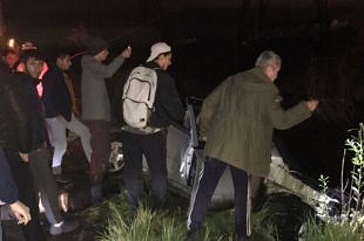 В Невском районе из болота вытаскивали авто: в ДТП погиб пассажир